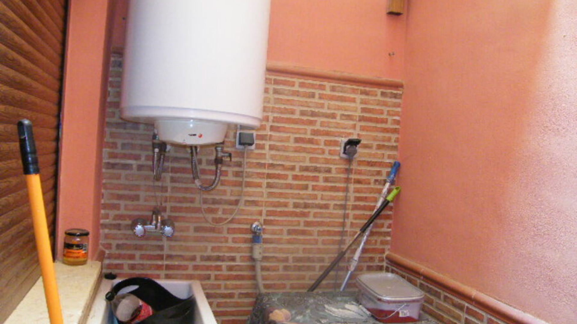 Resale - Таунхаус - Daya Nueva