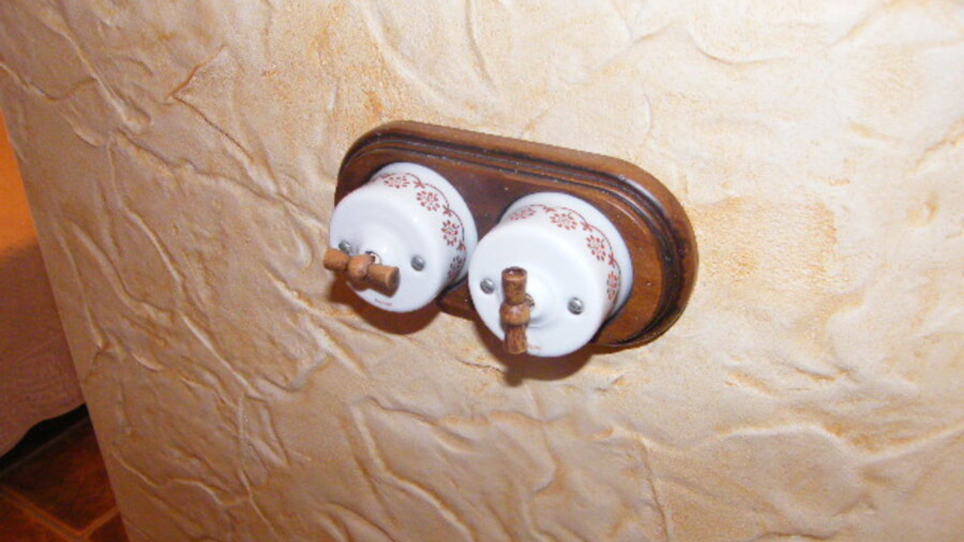 Resale - Таунхаус - Daya Nueva