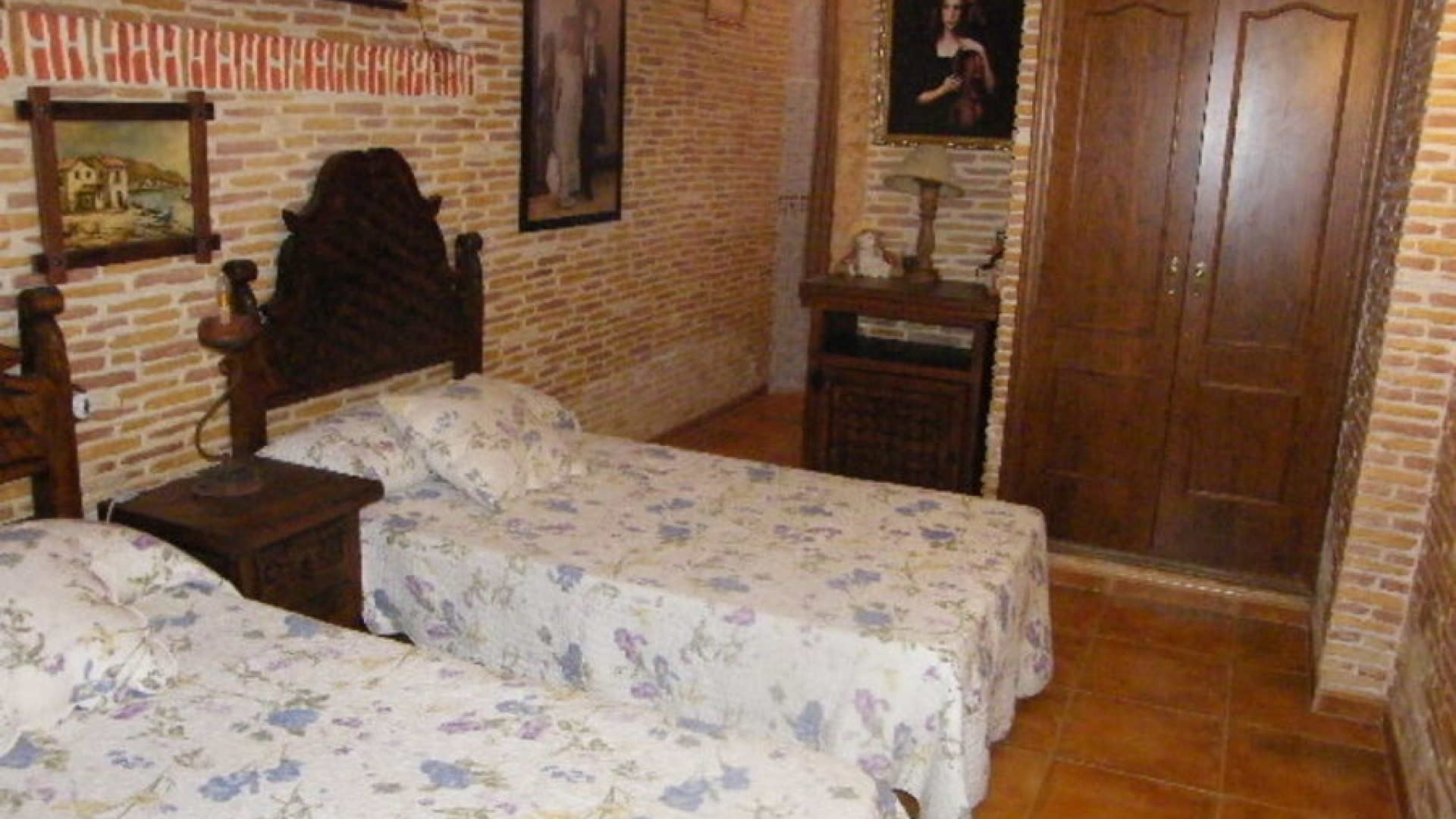 Resale - Таунхаус - Daya Nueva