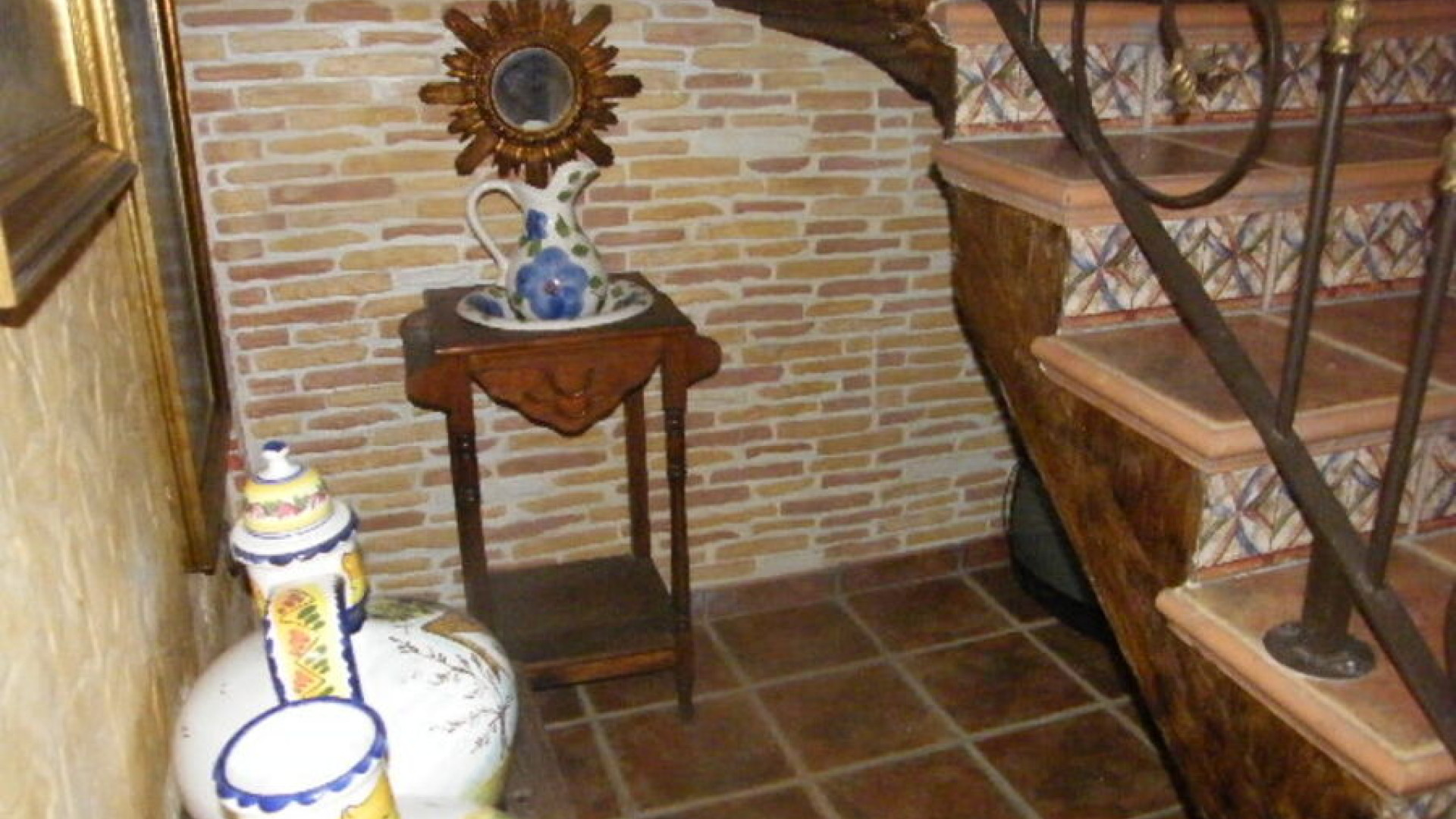 Resale - Таунхаус - Daya Nueva