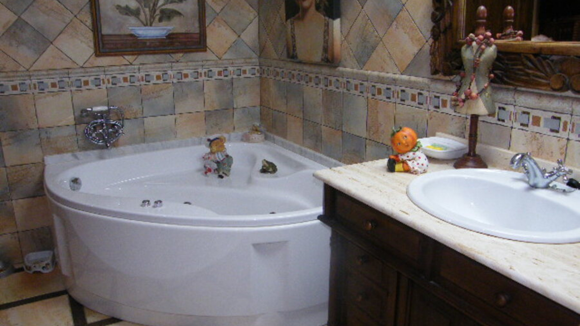 Resale - Таунхаус - Daya Nueva