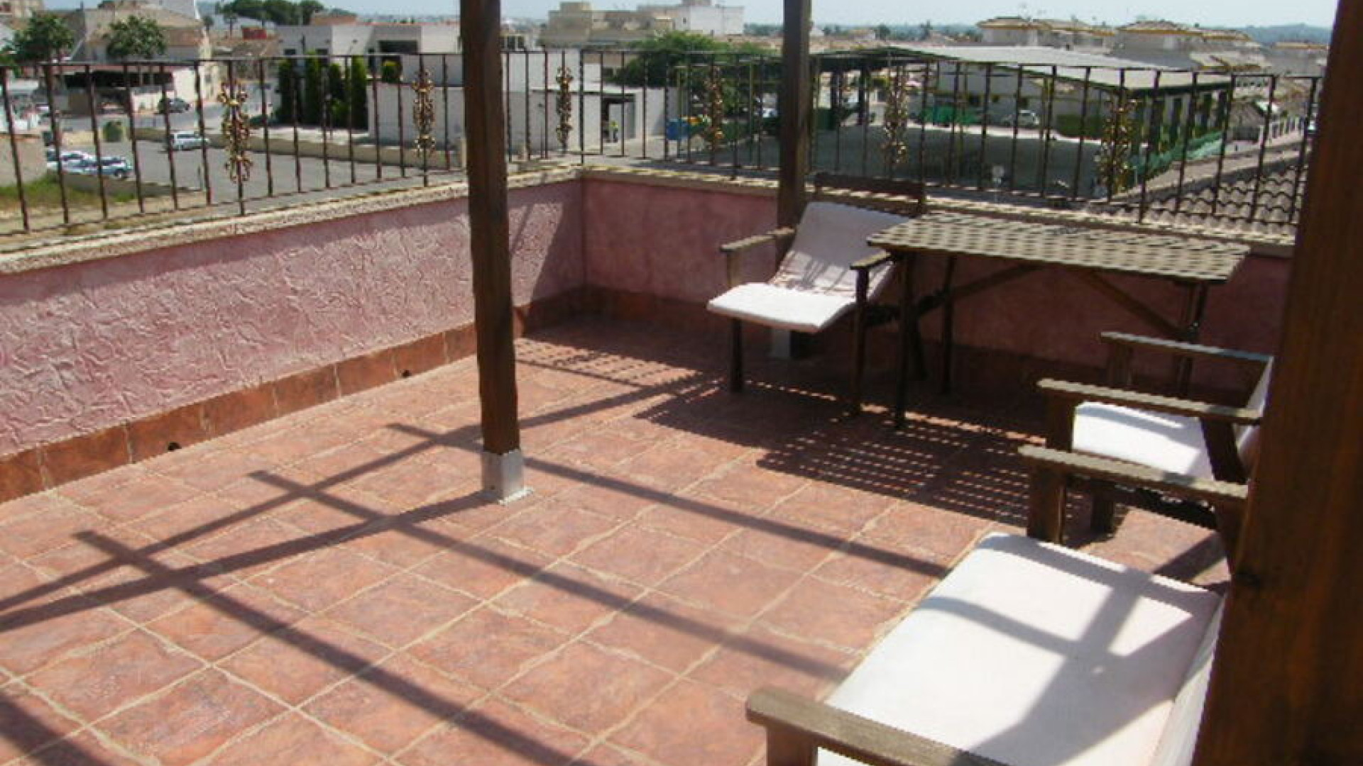 Resale - Таунхаус - Daya Nueva