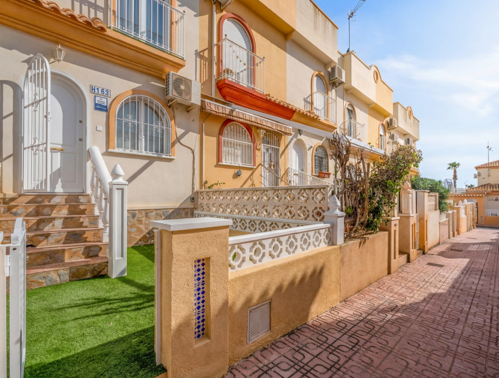 Resale - Таунхаус - La Florida