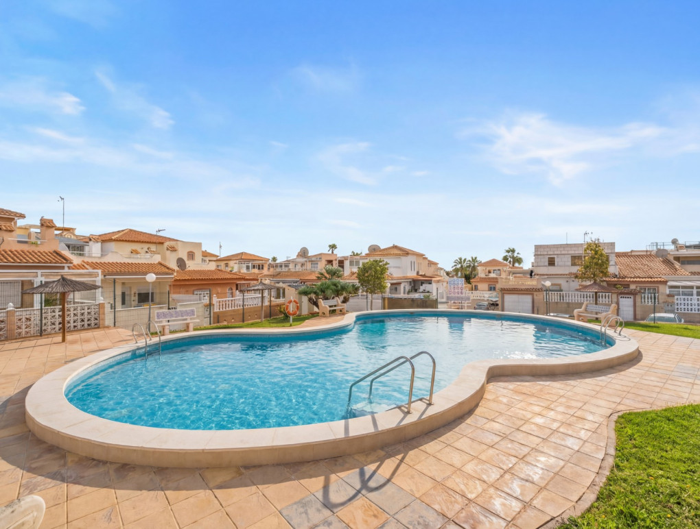 Resale - Таунхаус - La Florida