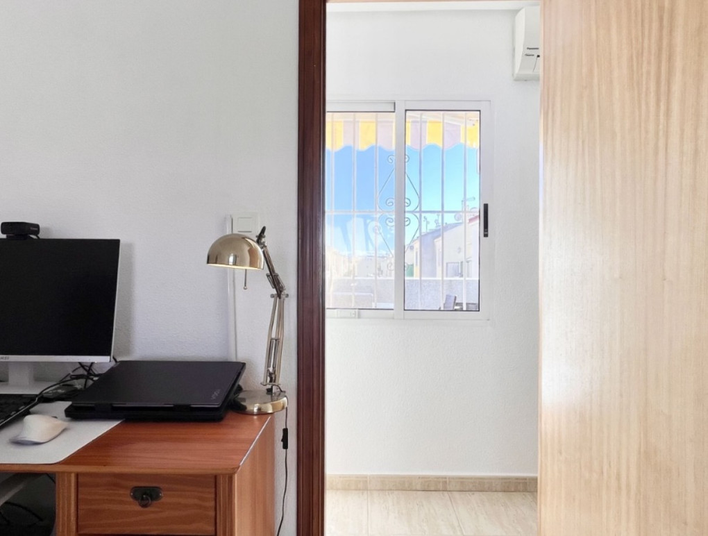 Resale - Таунхаус - Torrevieja - La Siesta - El Salado -  Torreta