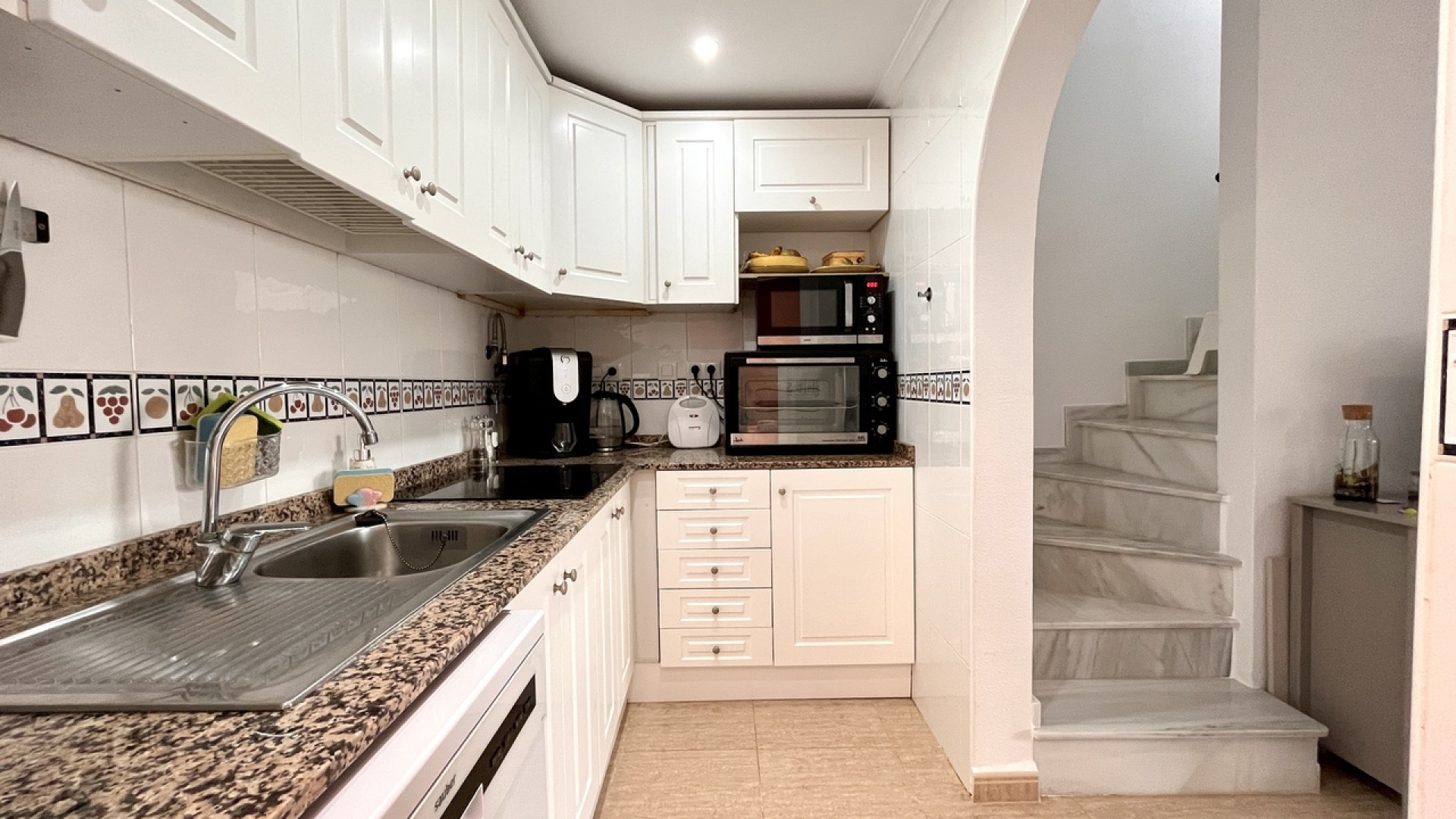 Resale - Townhouse - Avileses