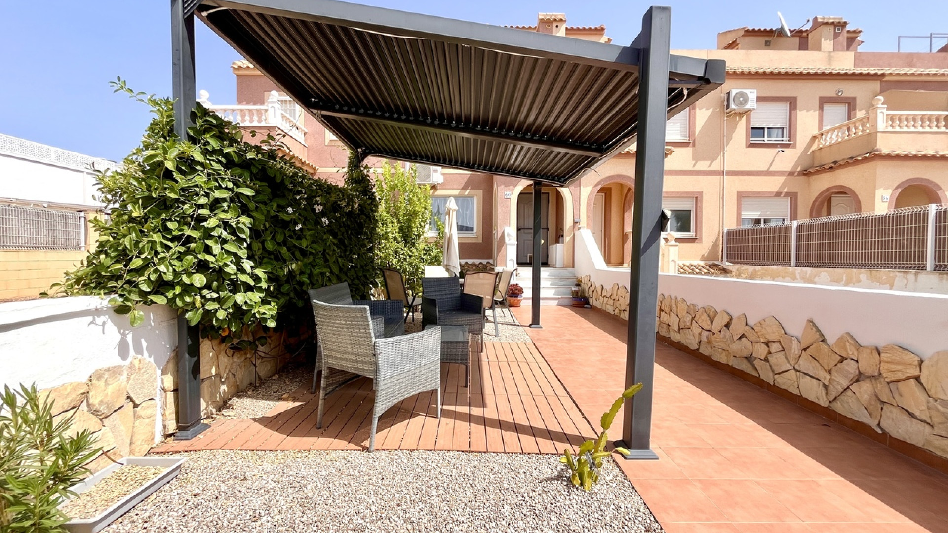 Resale - Townhouse - Avileses
