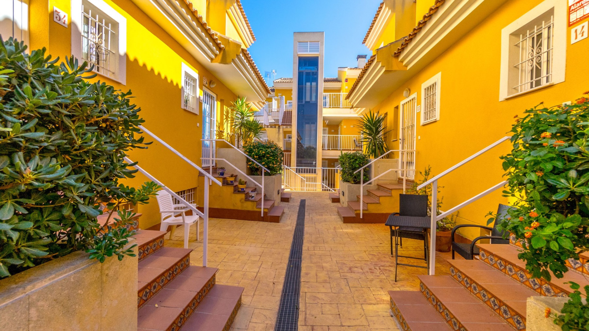 Resale - Townhouse - Ciudad Quesada - Pueblo Bravo