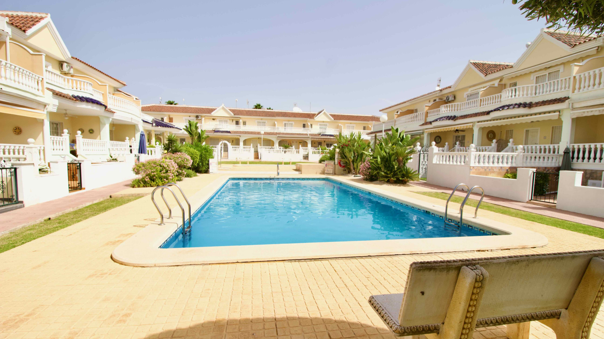 Resale - Townhouse - Ciudad Quesada