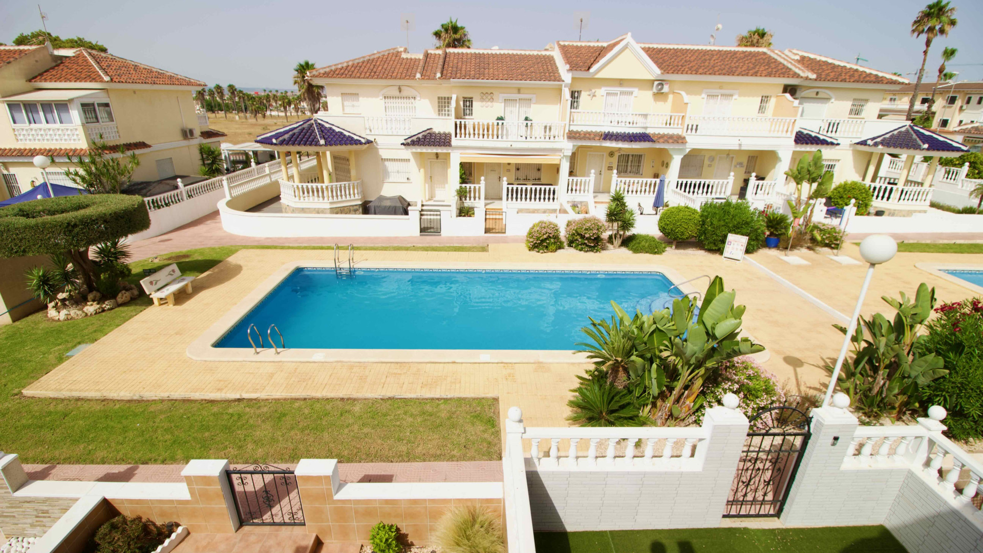 Resale - Townhouse - Ciudad Quesada