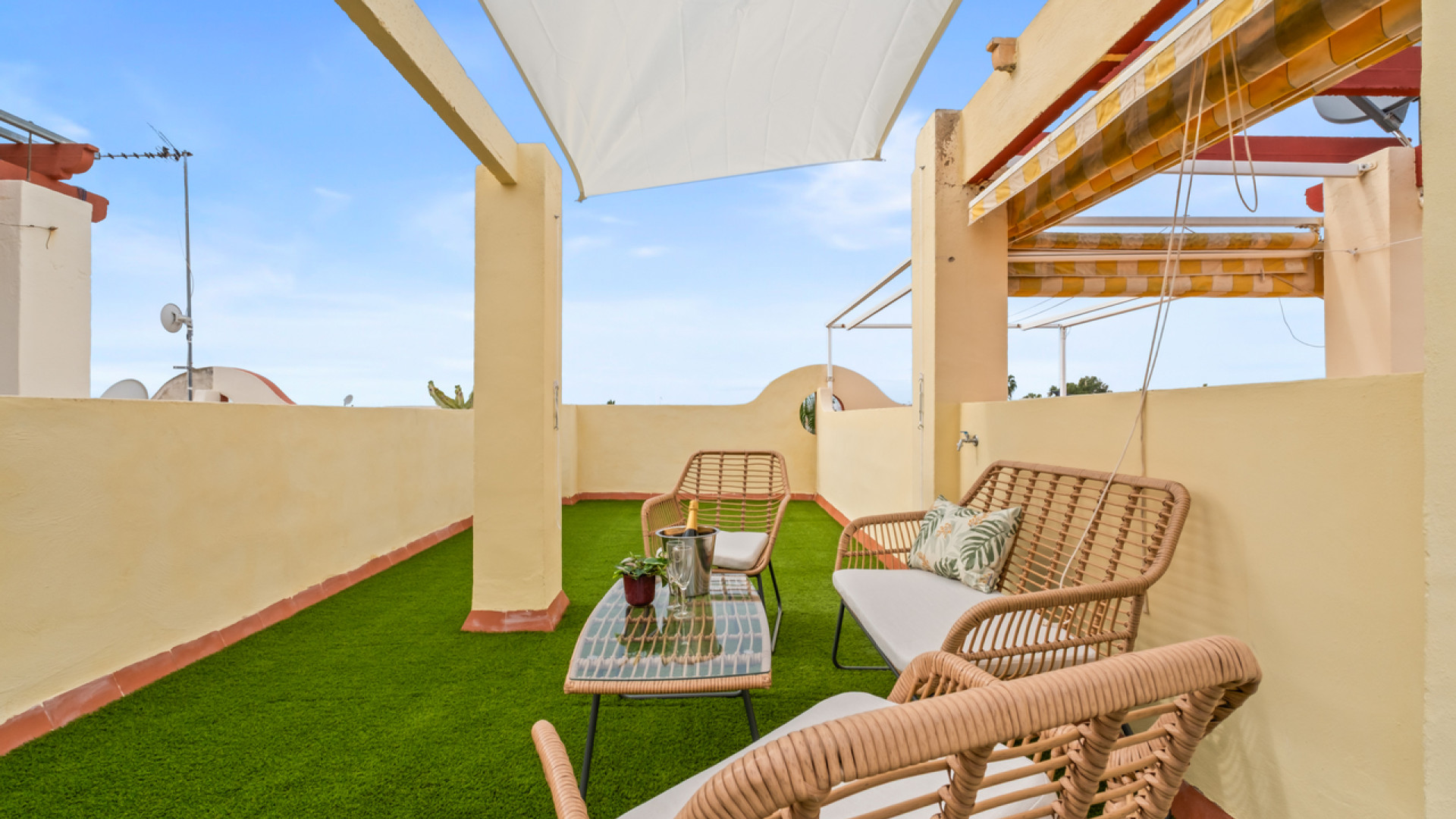 Resale - Townhouse - La Florida