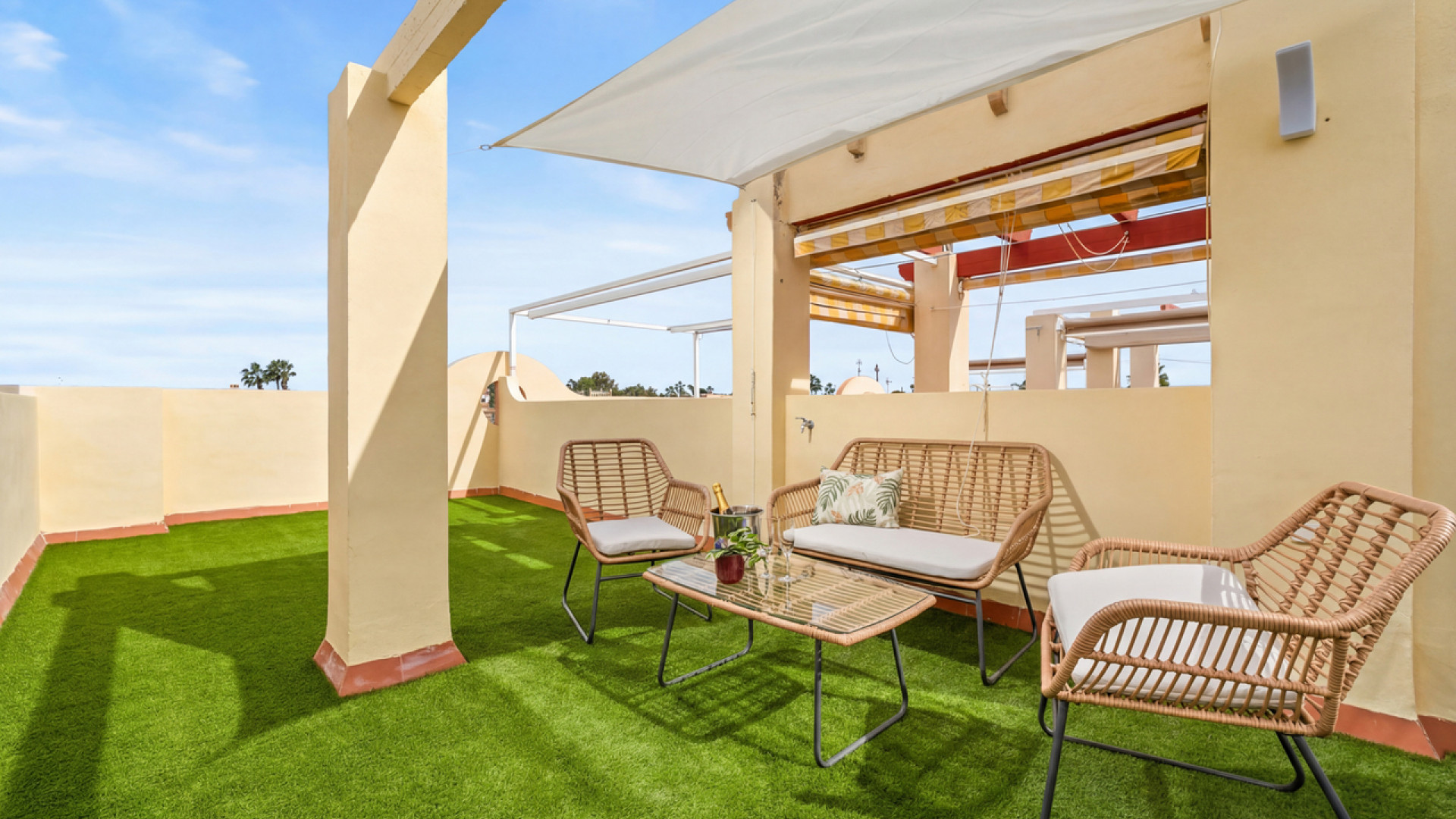 Resale - Townhouse - La Florida