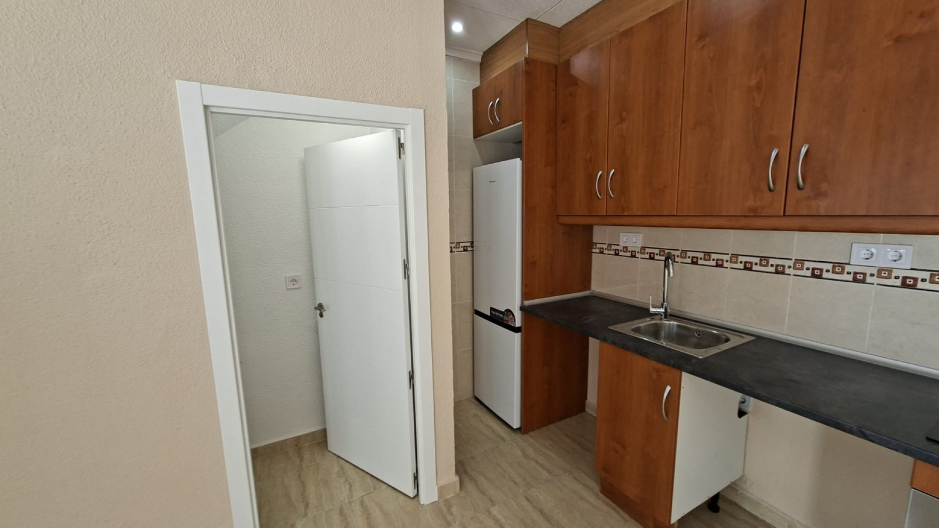 Resale - Townhouse - La Marina - La Marina - Urbanization