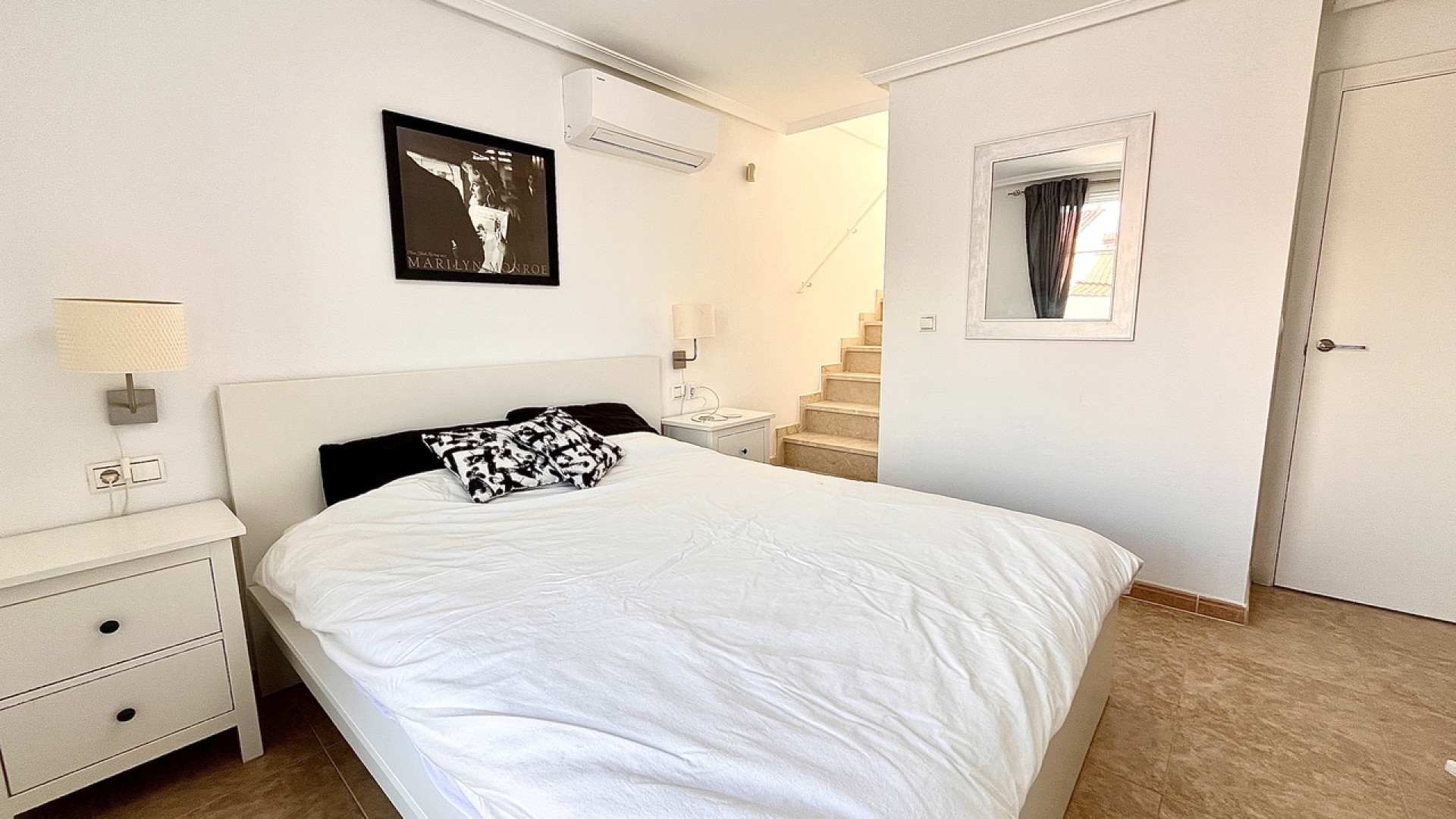 Resale - Townhouse - La Mata