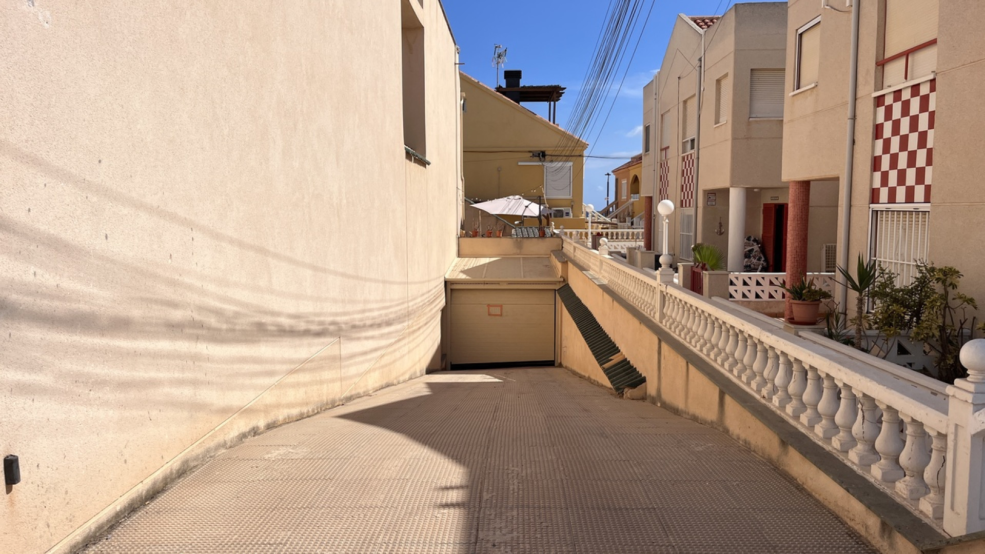 Resale - Townhouse - La Mata