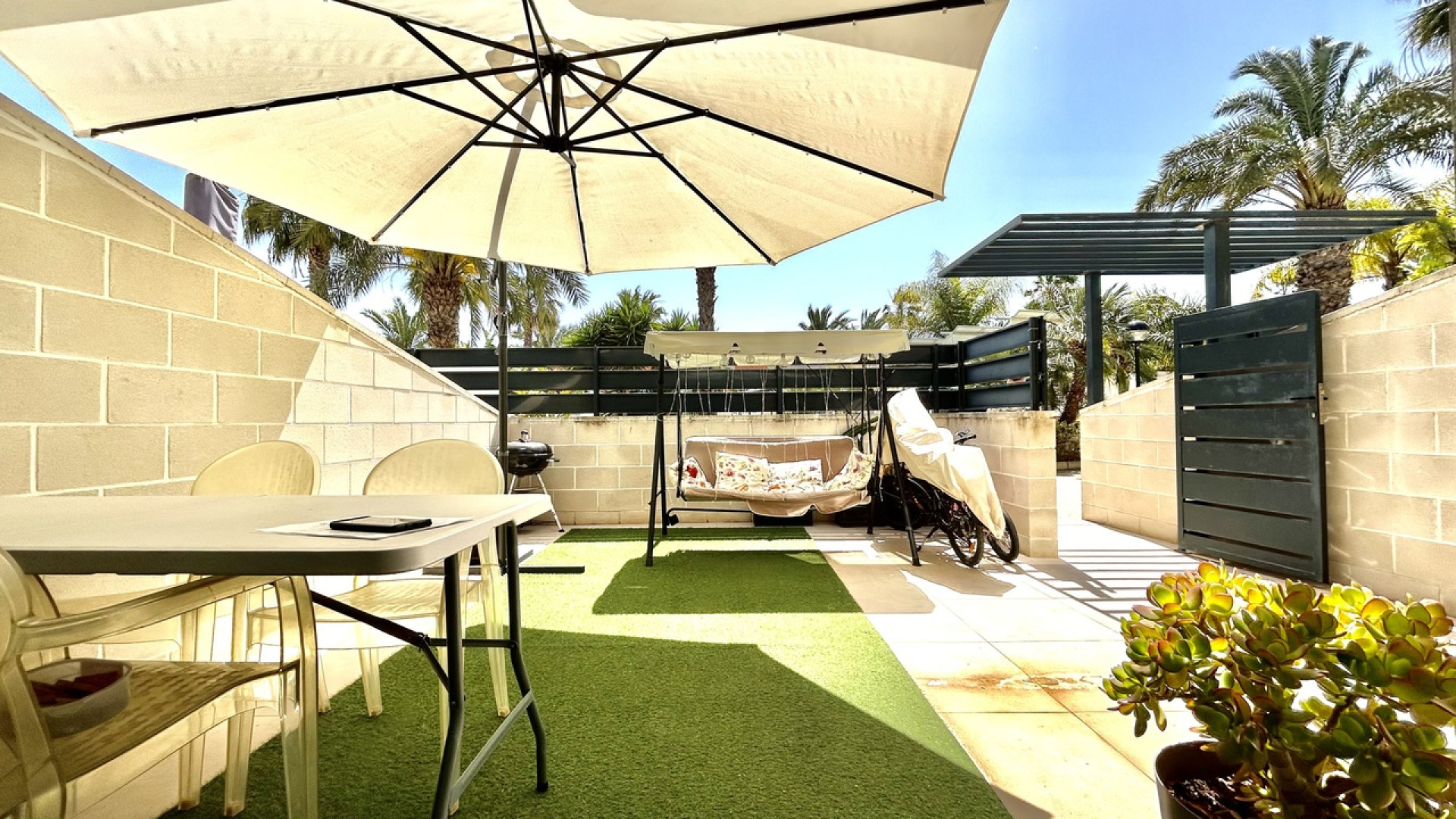 Resale - Townhouse - Los Dolses