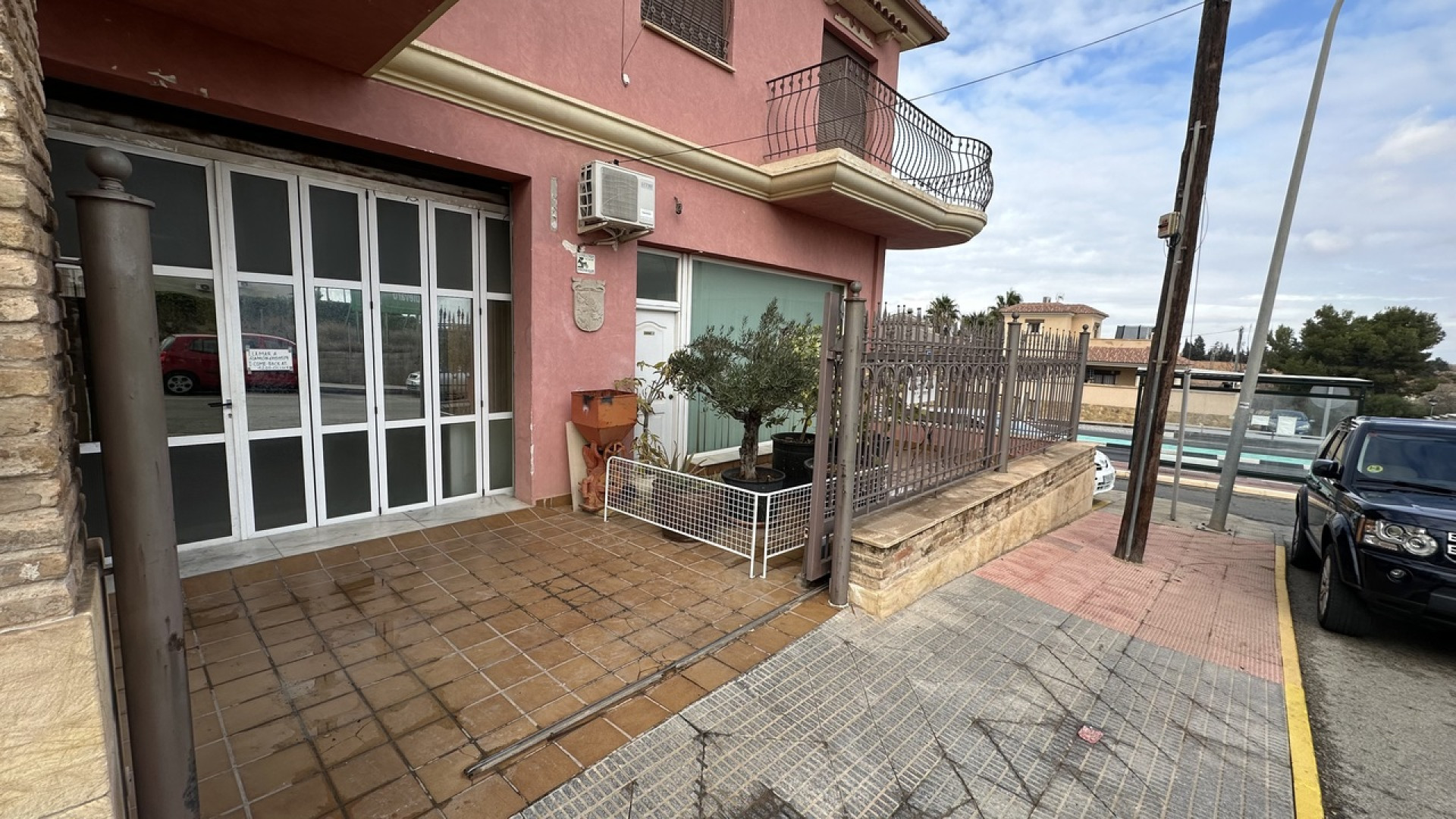 Revente - Commercial - San Miguel de Salinas