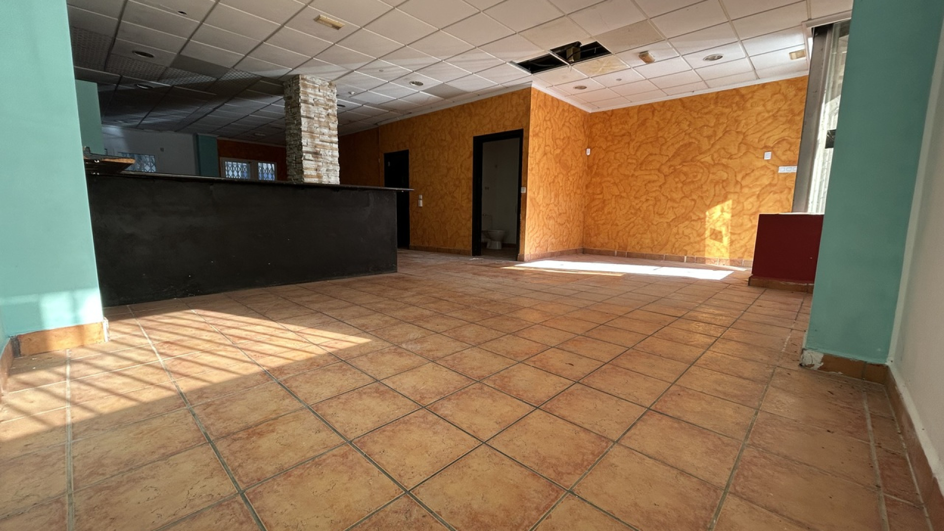 Revente - Commercial - Villamartin