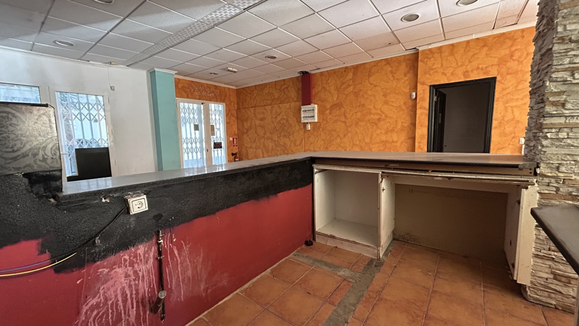 Revente - Commercial - Villamartin