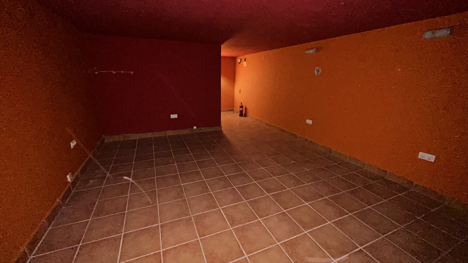 Revente - Commercial - Villamartin