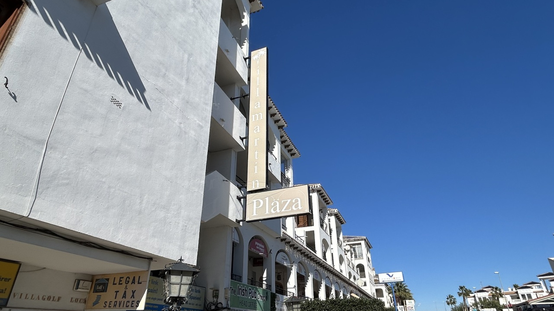 Revente - Commercial - Villamartin