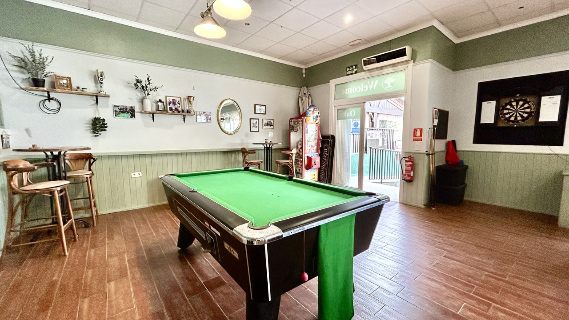 Revente - Commercial - Villamartin
