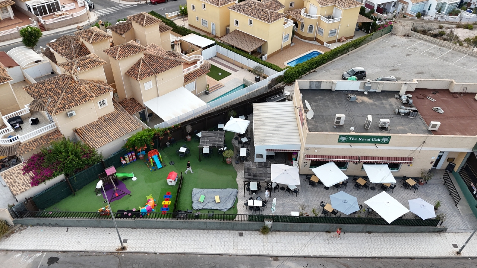 Revente - Commercial - Villamartin