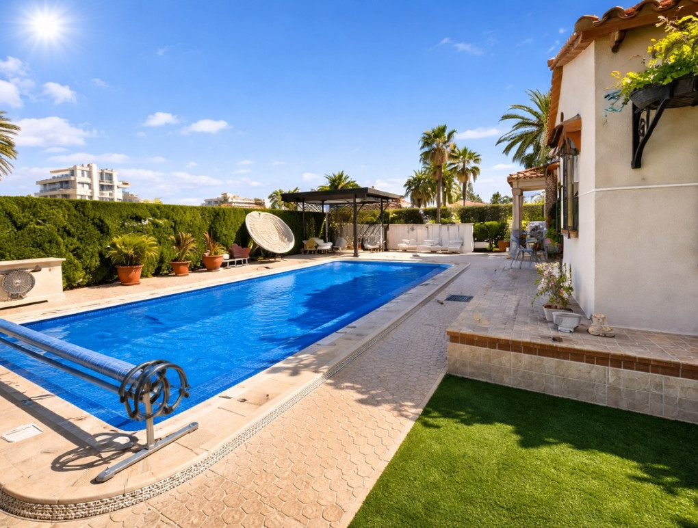 Revente - Detached Villa - Cabo Roig