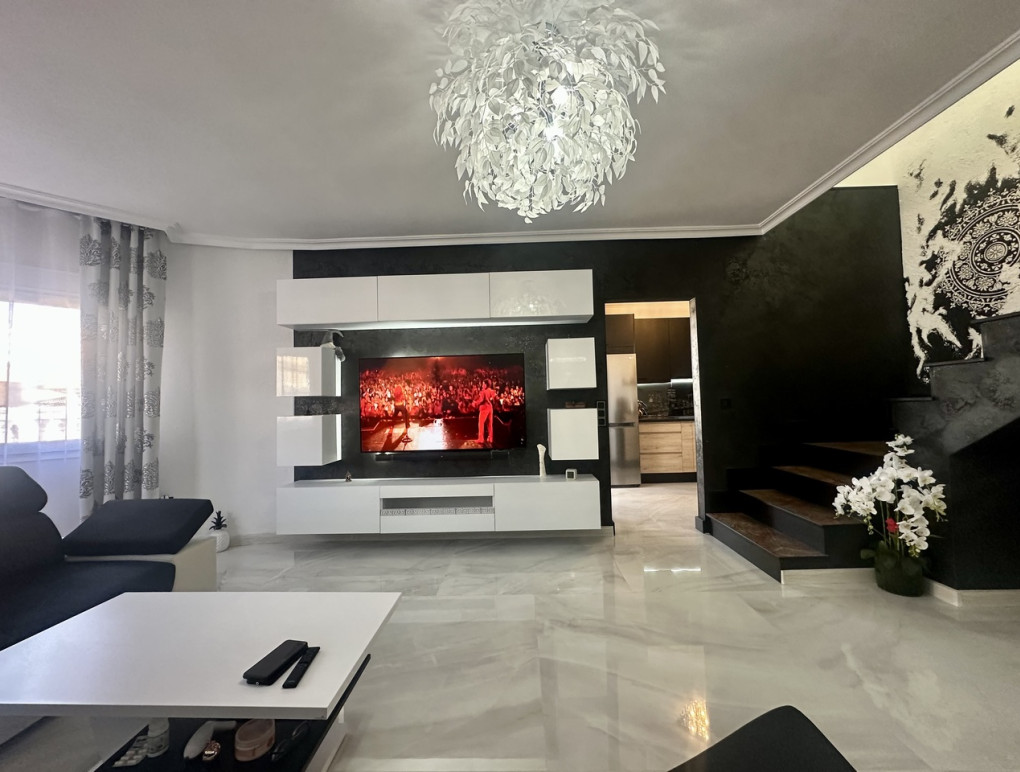Revente - Detached Villa - Punta Prima