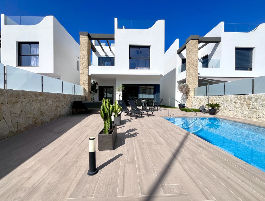 Revente - Detached Villa - Punta Prima