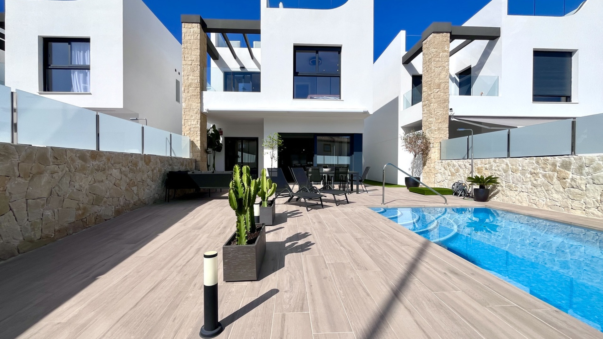 Revente - Detached Villa - Punta Prima