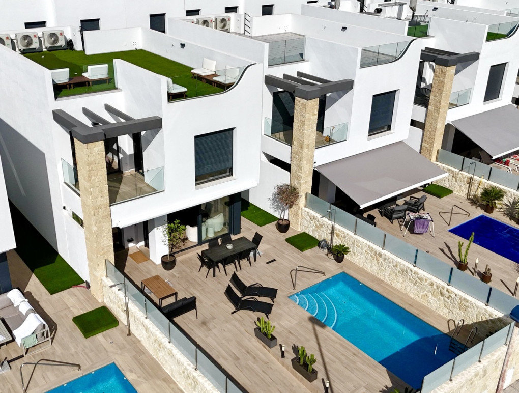 Revente - Detached Villa - Punta Prima