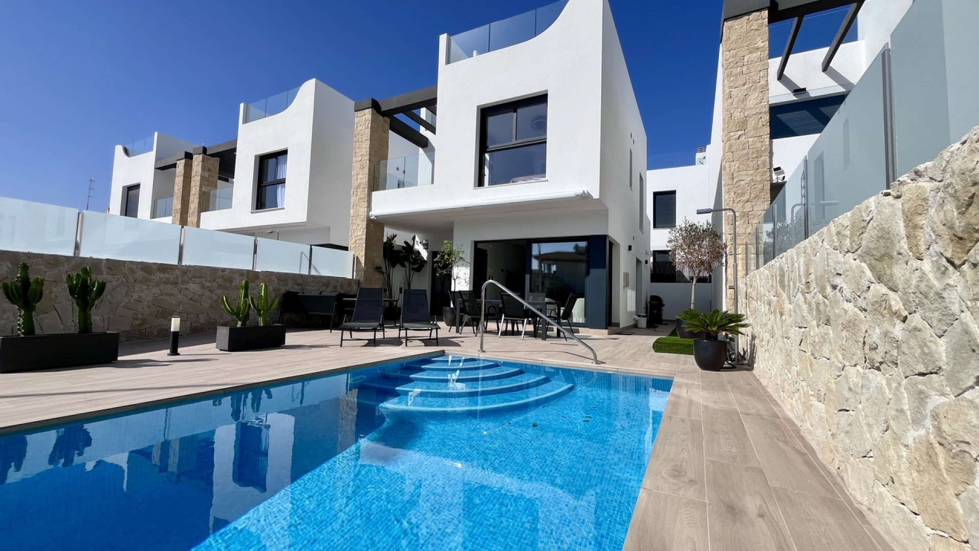 Revente - Detached Villa - Punta Prima