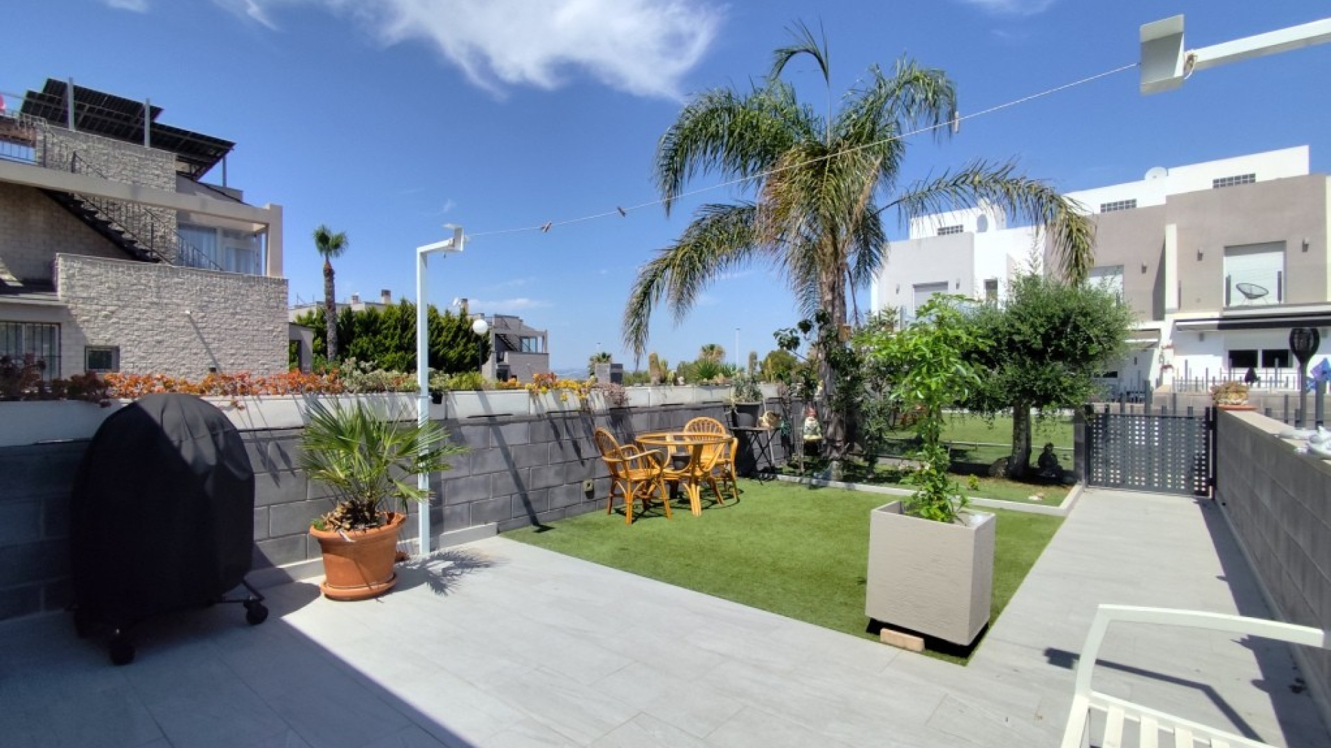Revente - Maison de ville d'angle - Torrevieja
