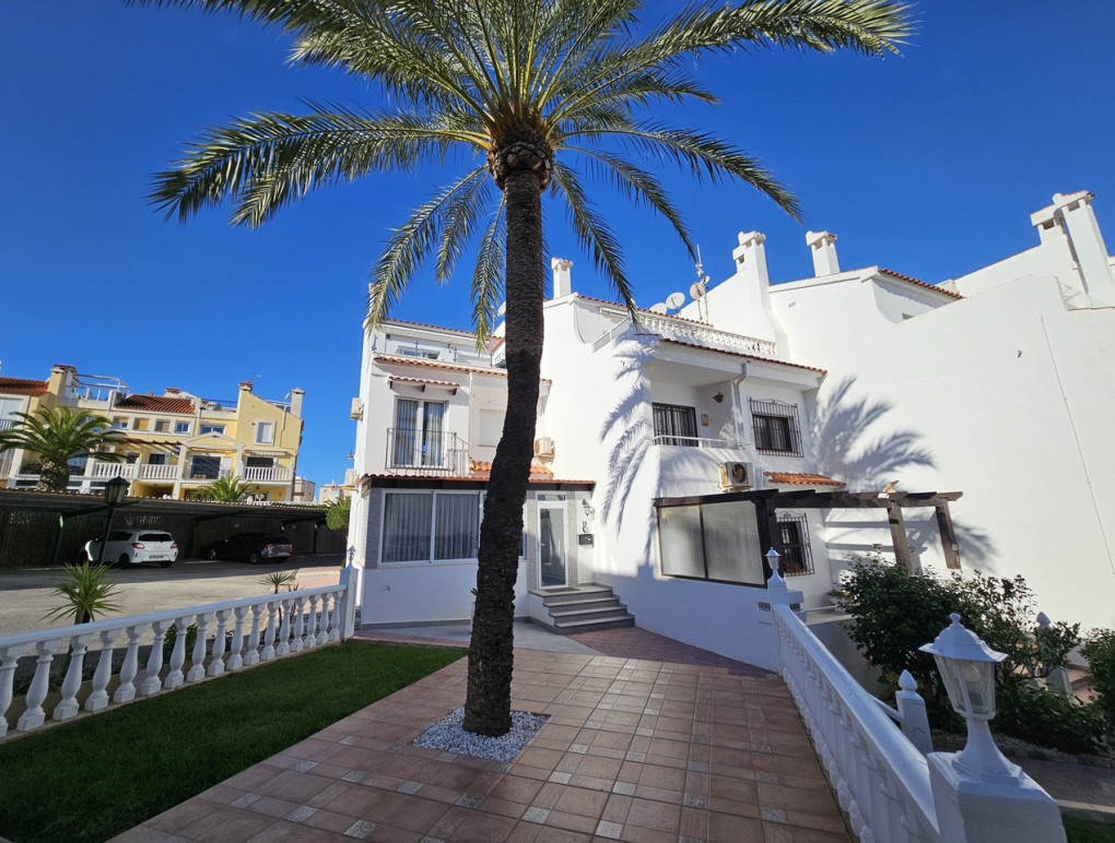 Revente - Maison de ville - La Mata