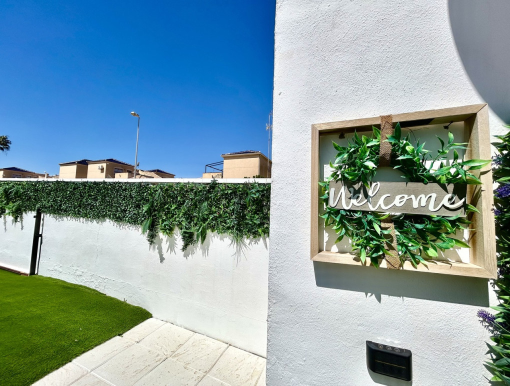 Revente - Maison de ville - Punta Prima