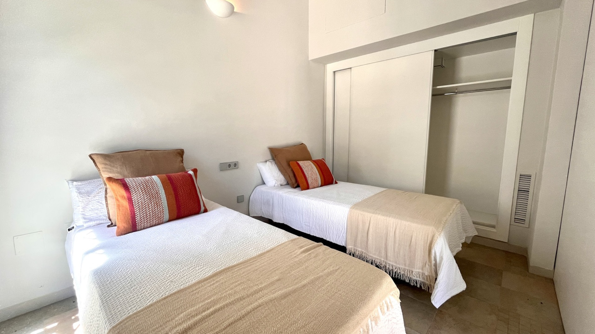 Revente - Maison de ville - Sucina