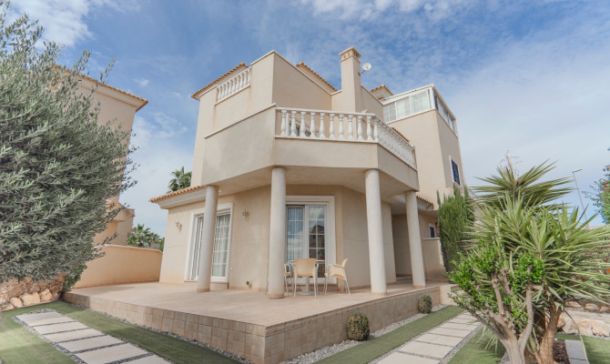 Semi-detached house - Resale - El Raso - El Raso