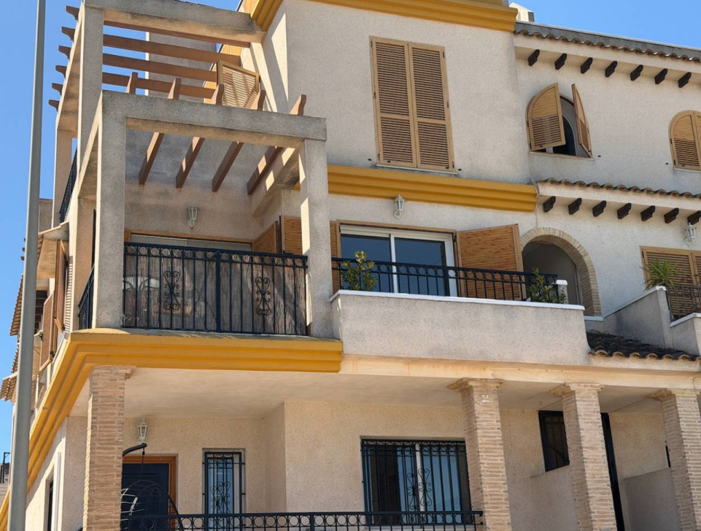 Sprzedaż - Apartment - Daya Nueva