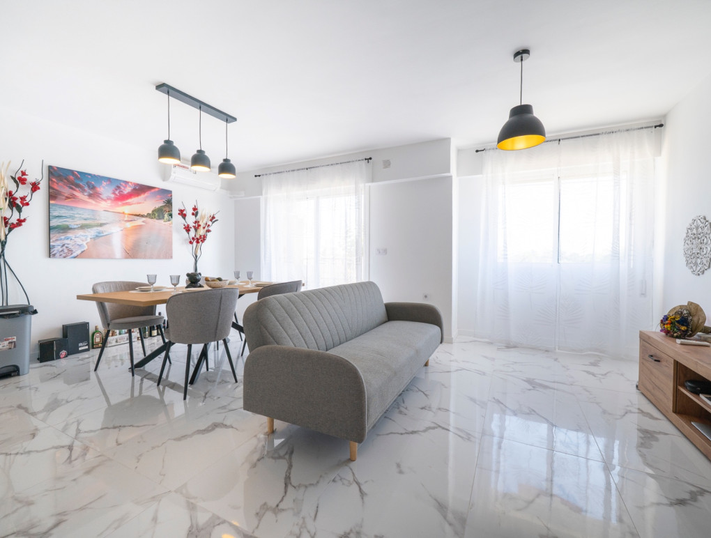 Sprzedaż - Apartment - Punta Prima