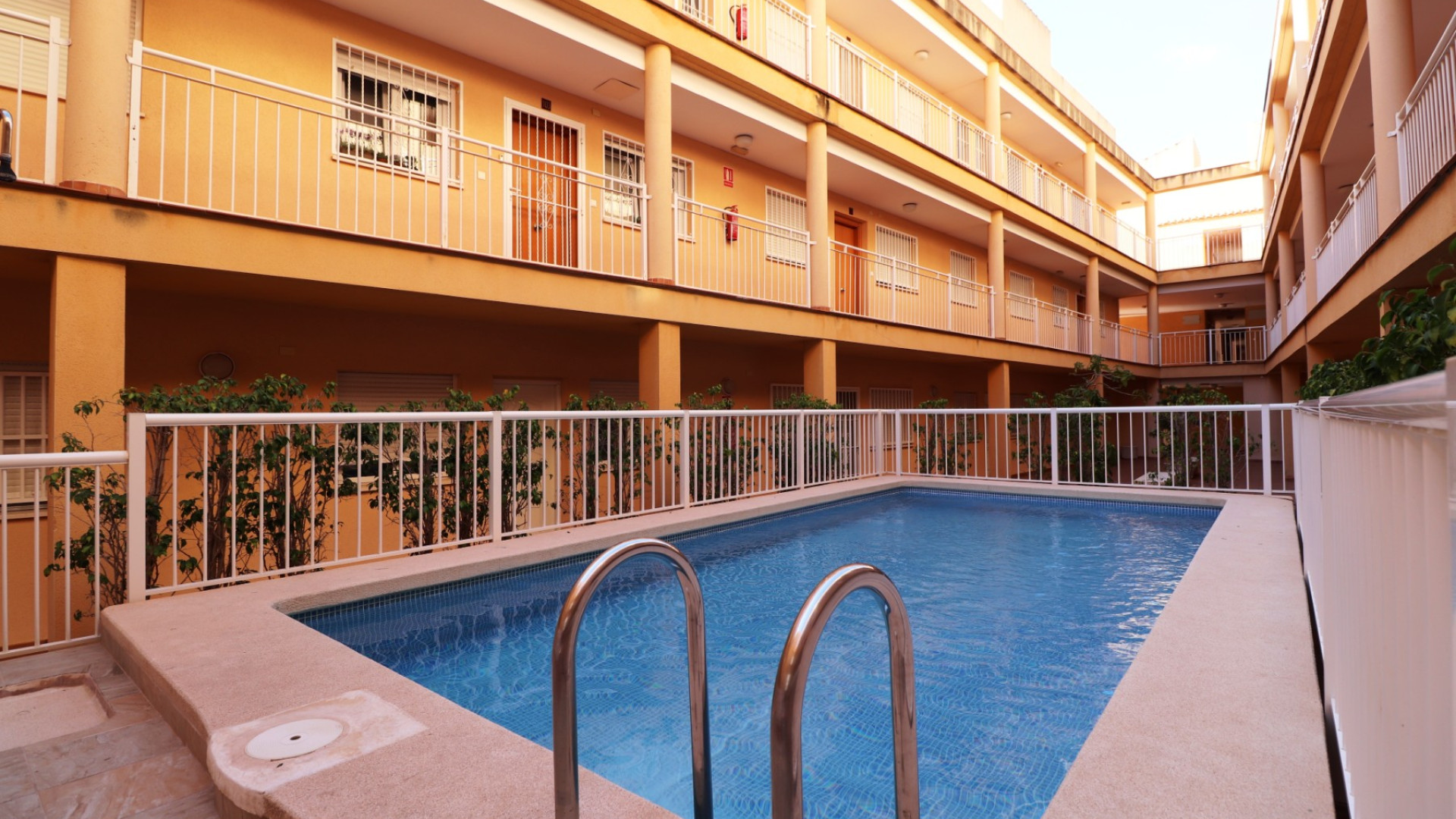 Sprzedaż - Apartment - Rafal - Rafal - Town