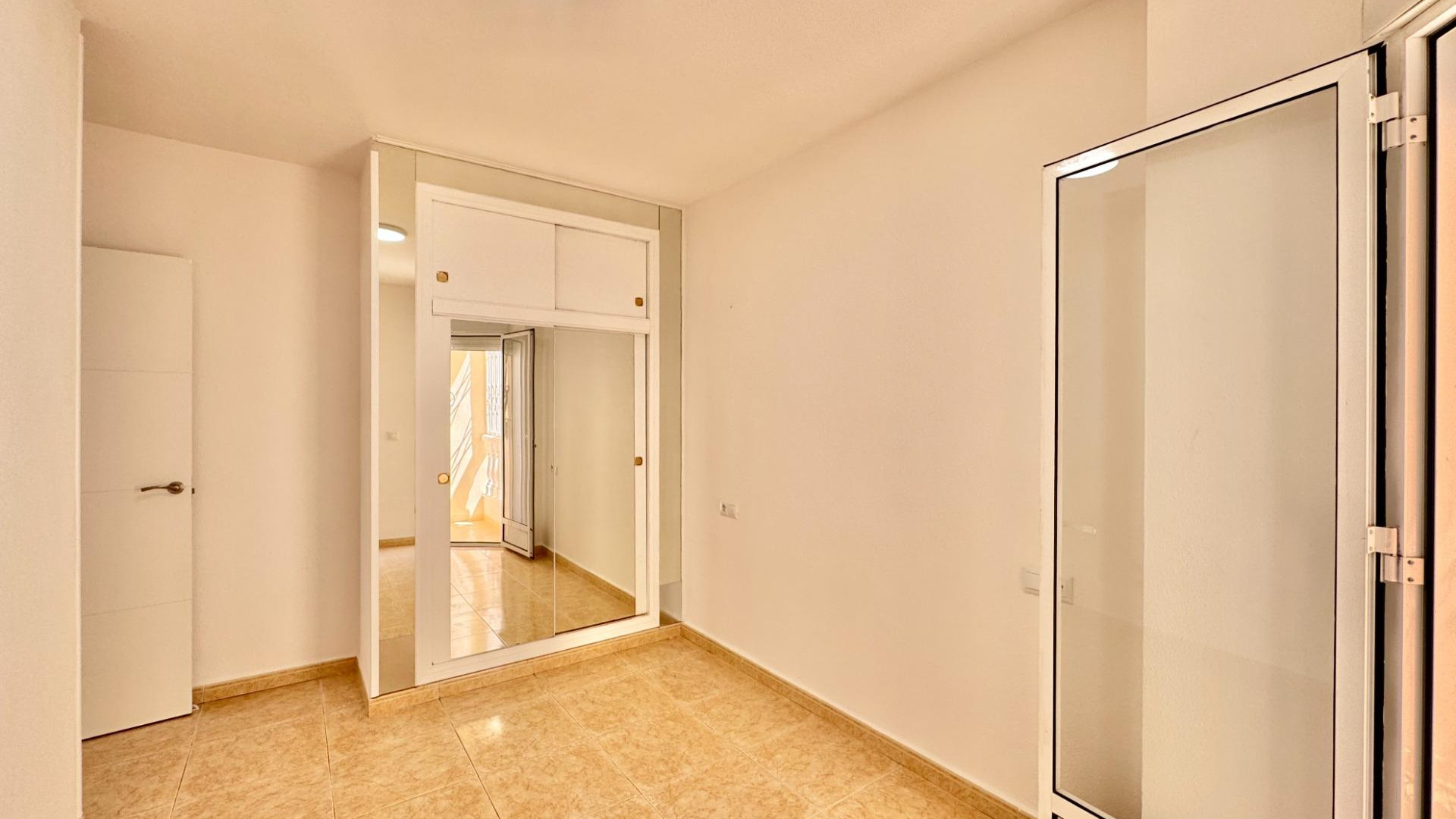Sprzedaż - Apartment - Torrevieja - Centro