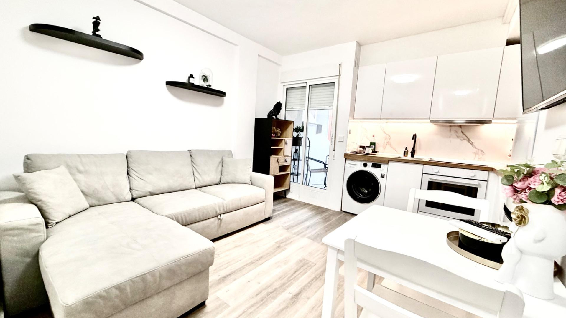 Sprzedaż - Apartment - Torrevieja - La Mata pueblo