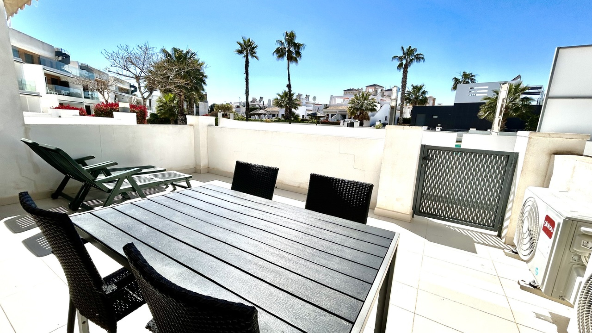 Sprzedaż - Apartment - Villamartin