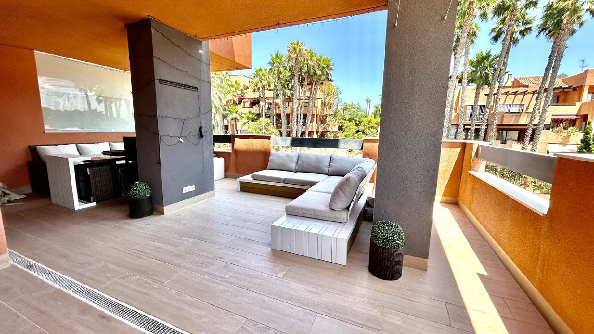 Sprzedaż - Apartment - Villamartin