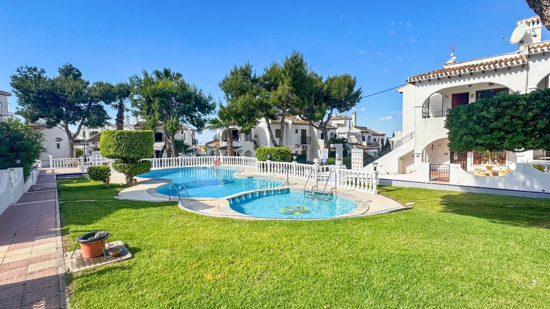 Sprzedaż - Bungalow - Torrevieja - Nueva Torrevieja - Aguas Nuevas
