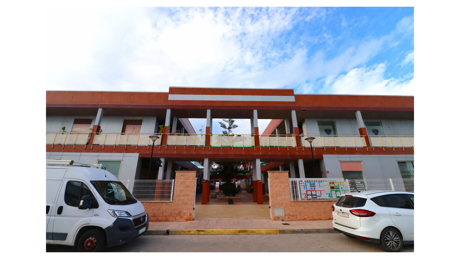 Sprzedaż - Commercial - San Fulgencio - Bahia de Las Dunas