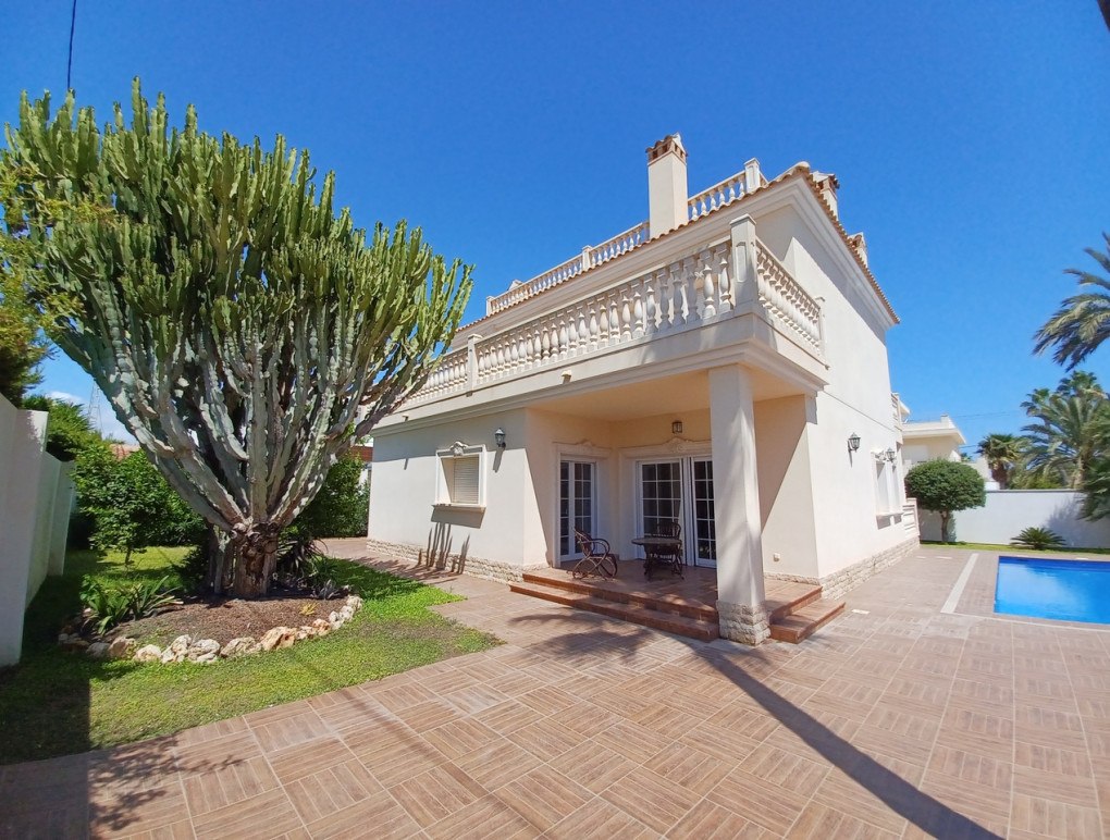 Sprzedaż - Detached Villa - Cabo Roig
