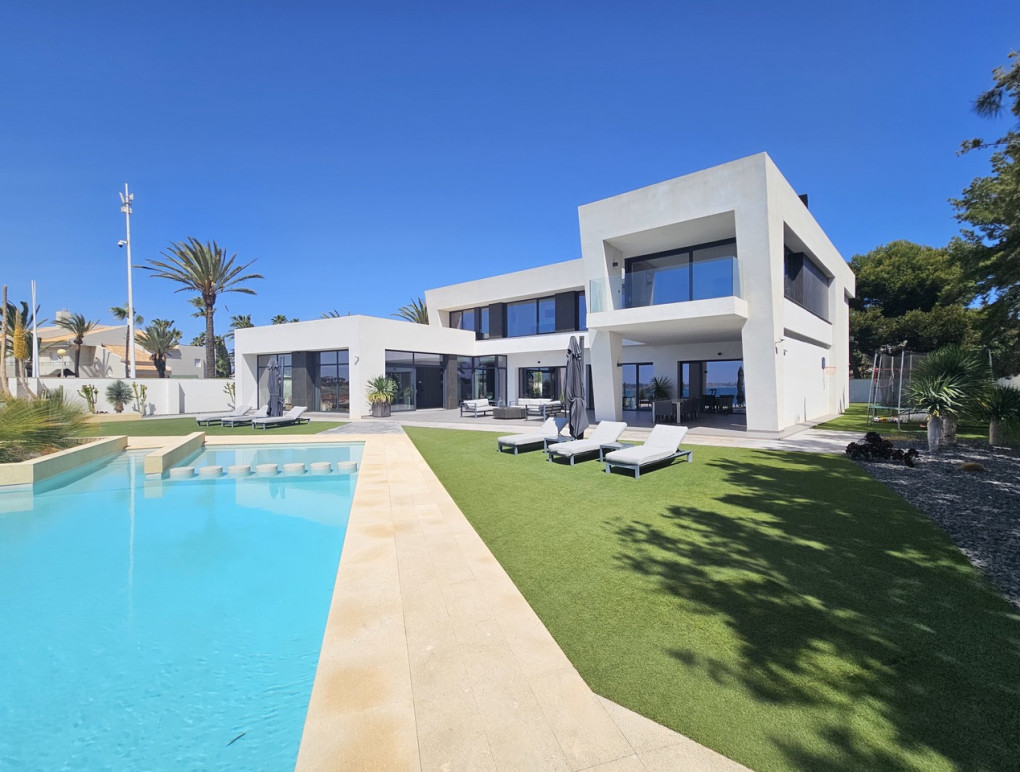 Sprzedaż - Detached Villa - Cabo Roig
