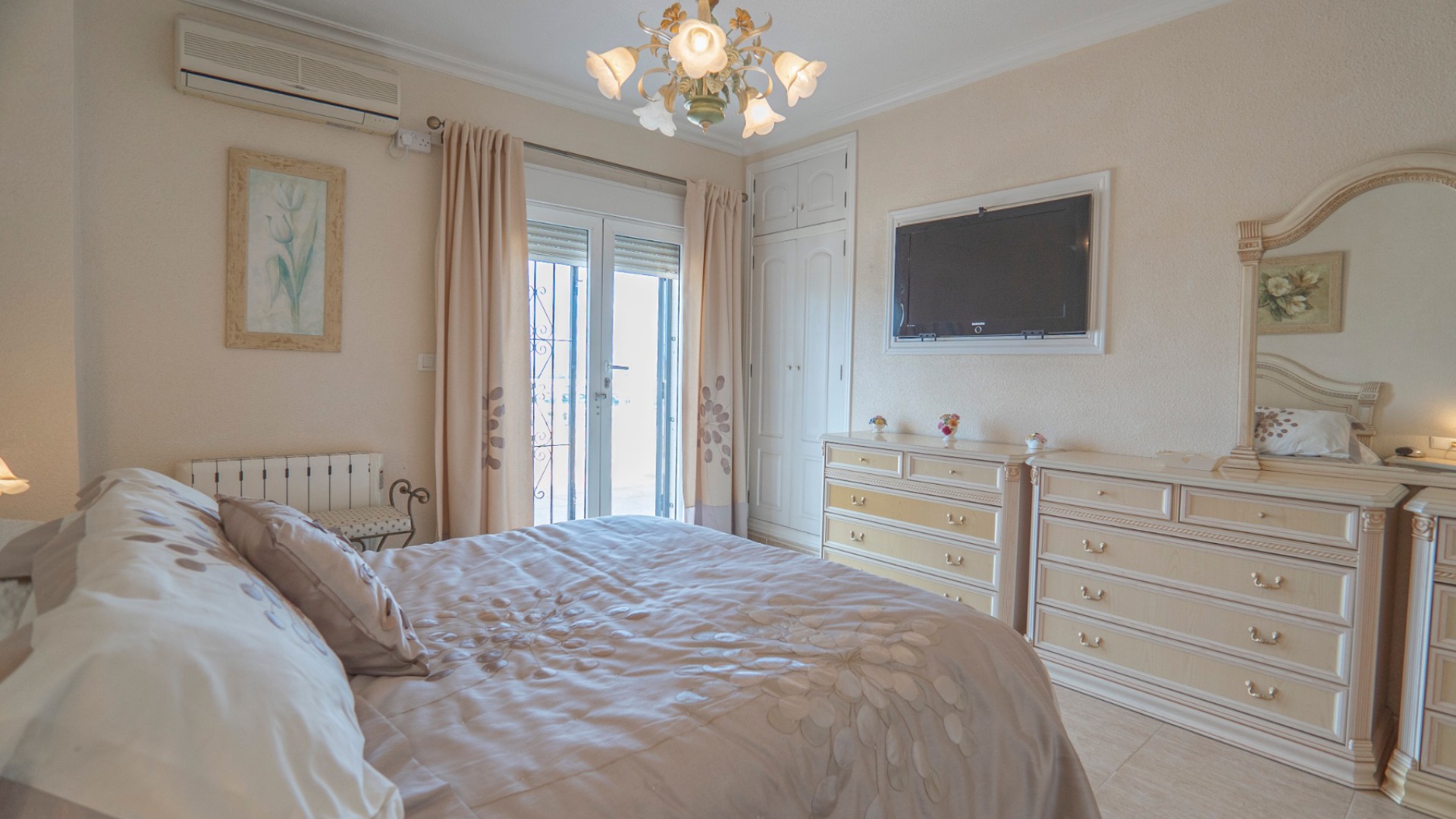 Sprzedaż - Detached Villa - Ciudad Quesada